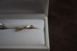 ウェーブの結婚指輪